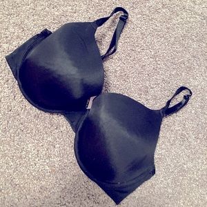 Well worn VS PINK bra 36DD